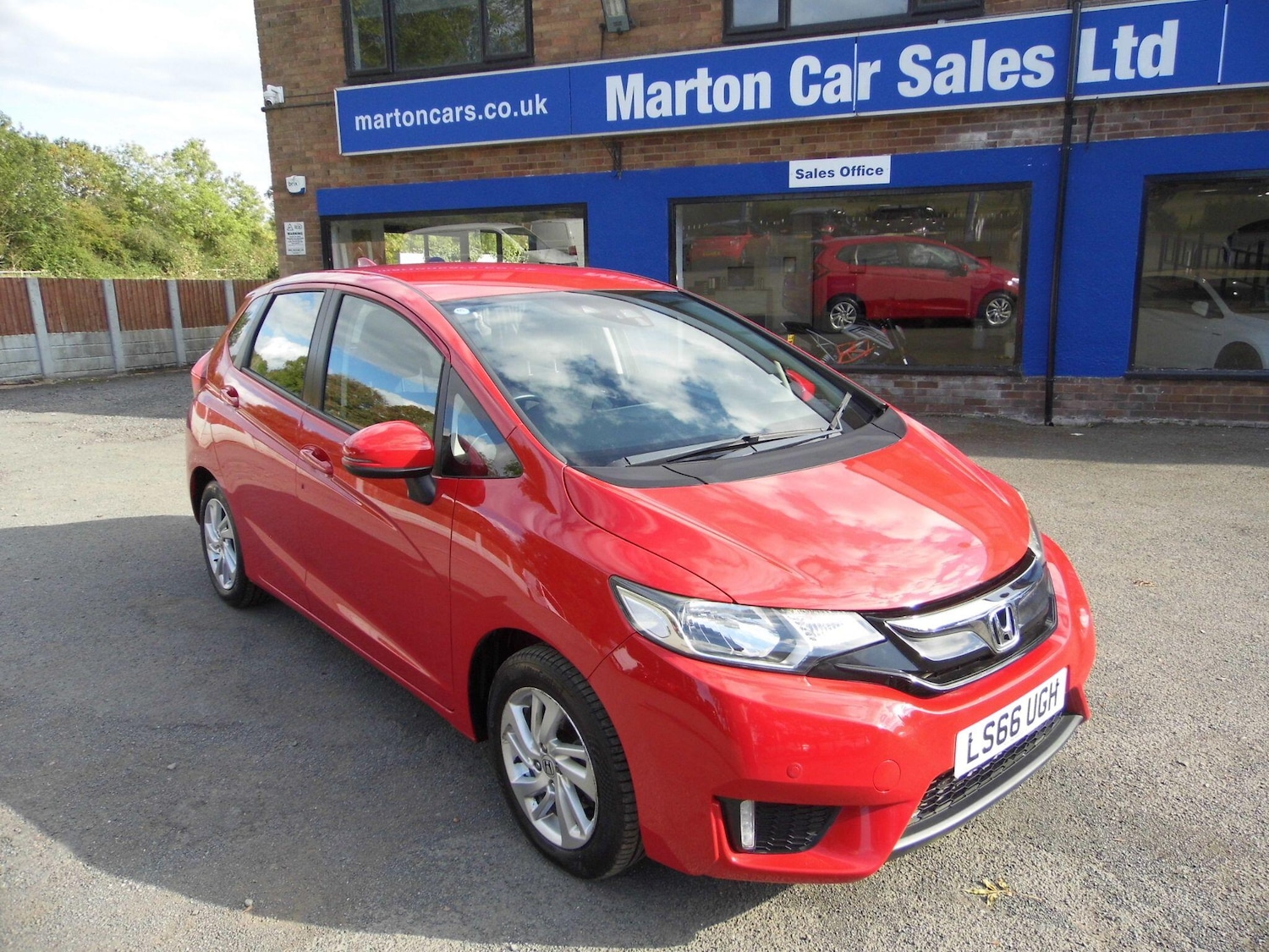 Used Honda Jazz 2016 for sale - 76060277: Photo 1