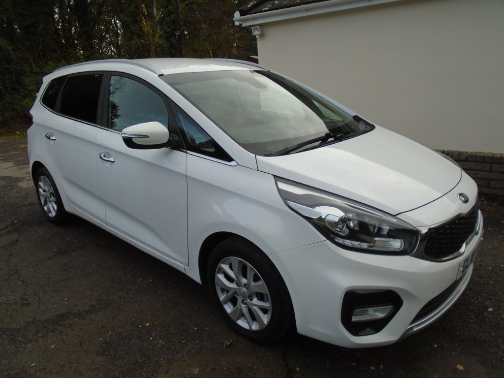 Used Kia Carens 2018 for sale - 76571335: Photo 1