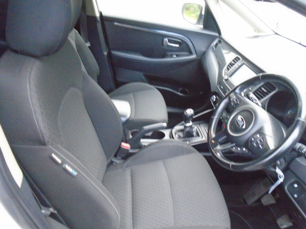 Used Kia Carens 2018 for sale - 76571335: Photo 11