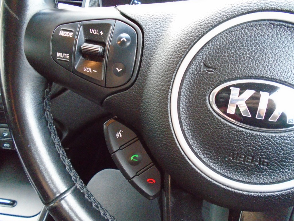 Used Kia Carens 2018 for sale - 76571335: Photo 12