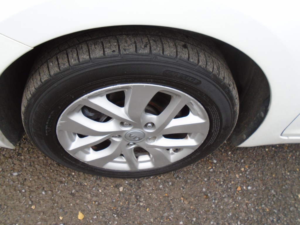 Used Kia Carens 2018 for sale - 76571335: Photo 15