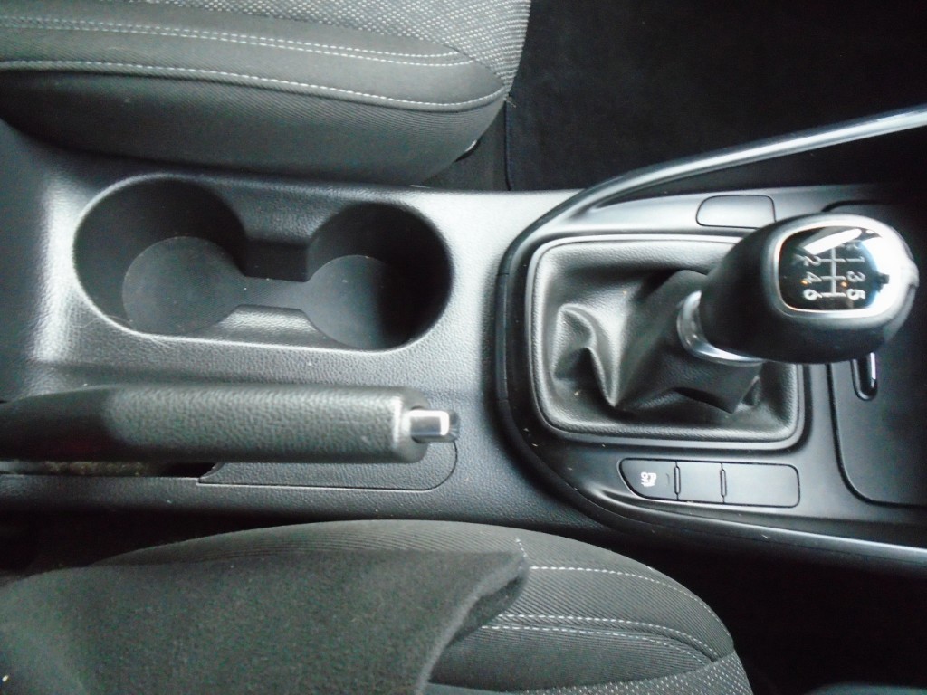 Used Kia Carens 2018 for sale - 76571335: Photo 9