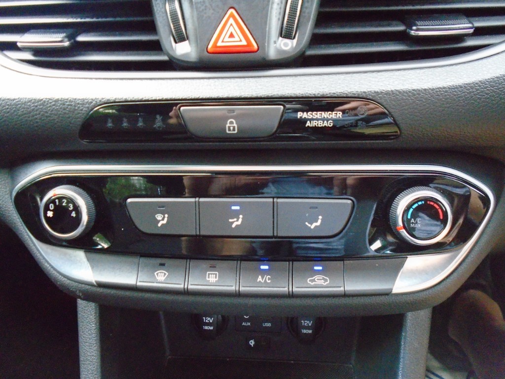 Used Hyundai i30 2018 for sale - 76413868: Photo 15