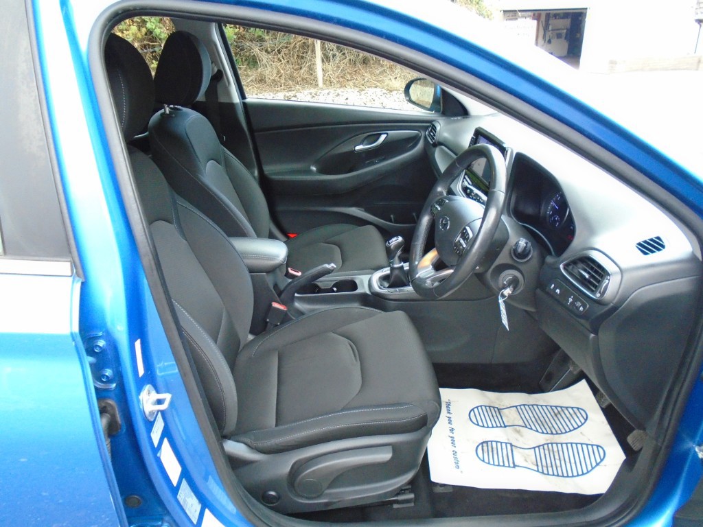 Used Hyundai i30 2018 for sale - 76413868: Photo 8