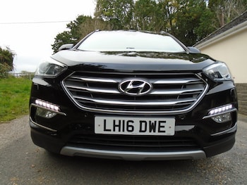 Used Hyundai Santa Fe 2016 for sale - 76413875: Photo