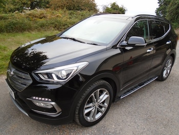 Used Hyundai Santa Fe 2016 for sale - 76413875: Photo