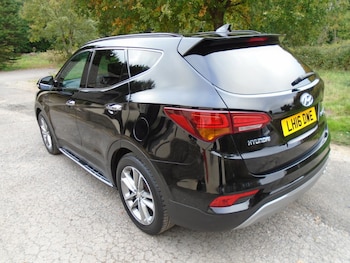 Used Hyundai Santa Fe 2016 for sale - 76413875: Photo