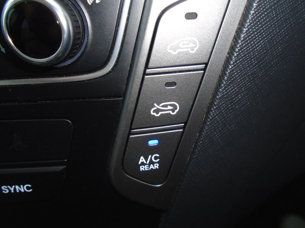 Used Hyundai Santa Fe 2017 for sale - 76413879: Photo 17