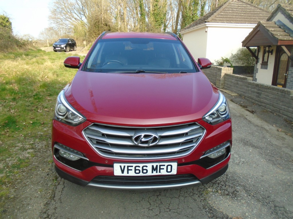 Used Hyundai Santa Fe 2017 for sale - 76413879: Photo 2