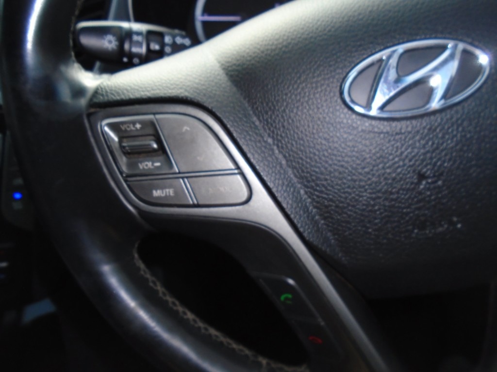 Used Hyundai Santa Fe 2017 for sale - 76413879: Photo 25