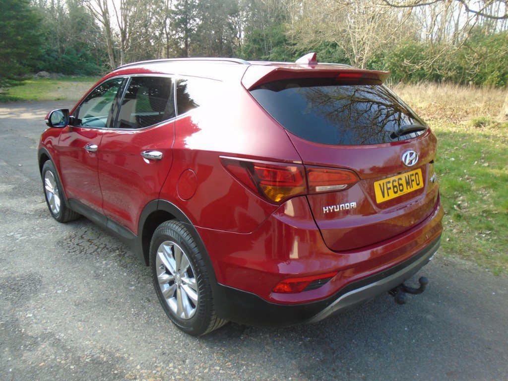 Used Hyundai Santa Fe 2017 for sale - 76413879: Photo 4