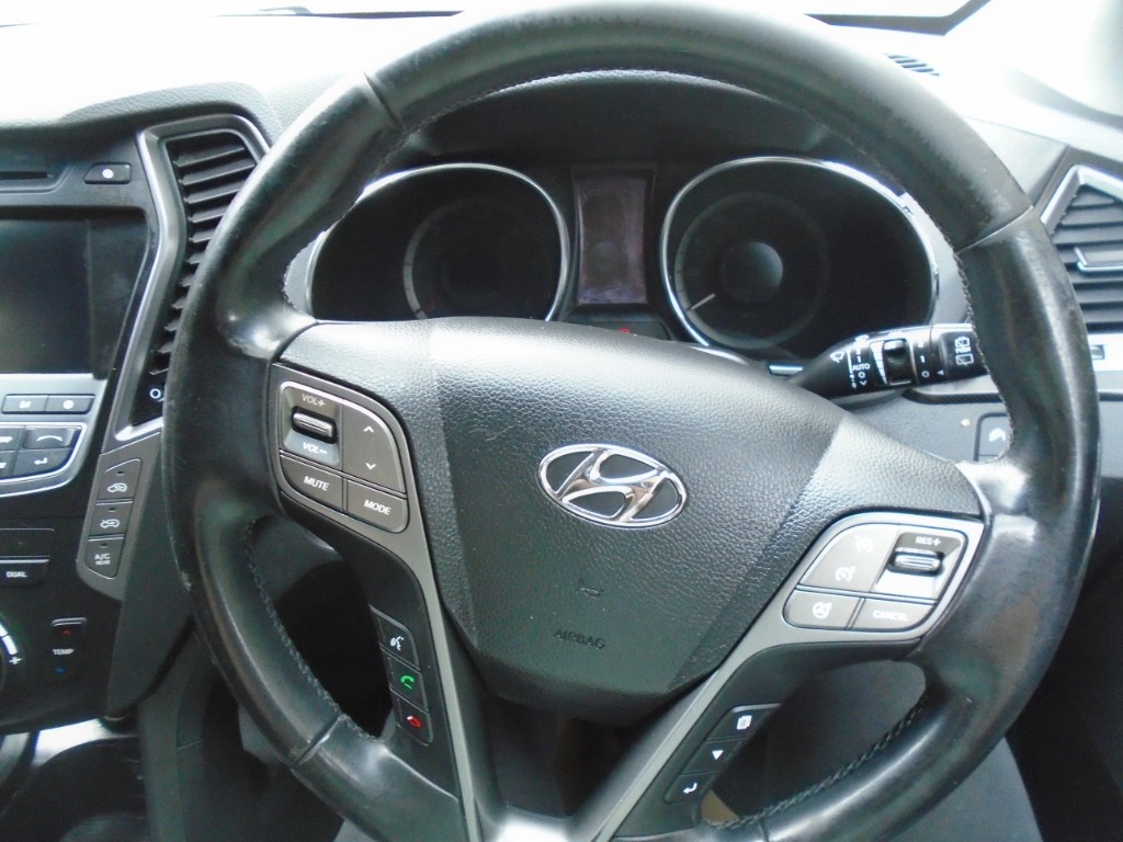 Used Hyundai Santa Fe 2013 for sale - 76413873: Photo 15