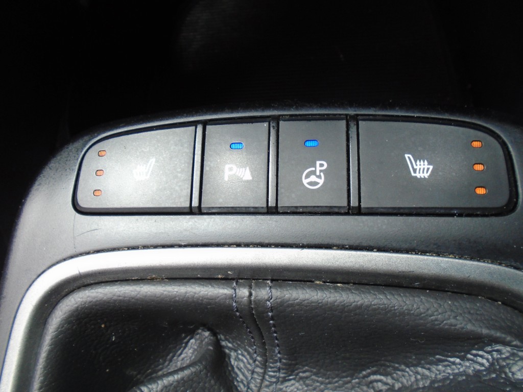 Used Hyundai Santa Fe 2013 for sale - 76413873: Photo 19