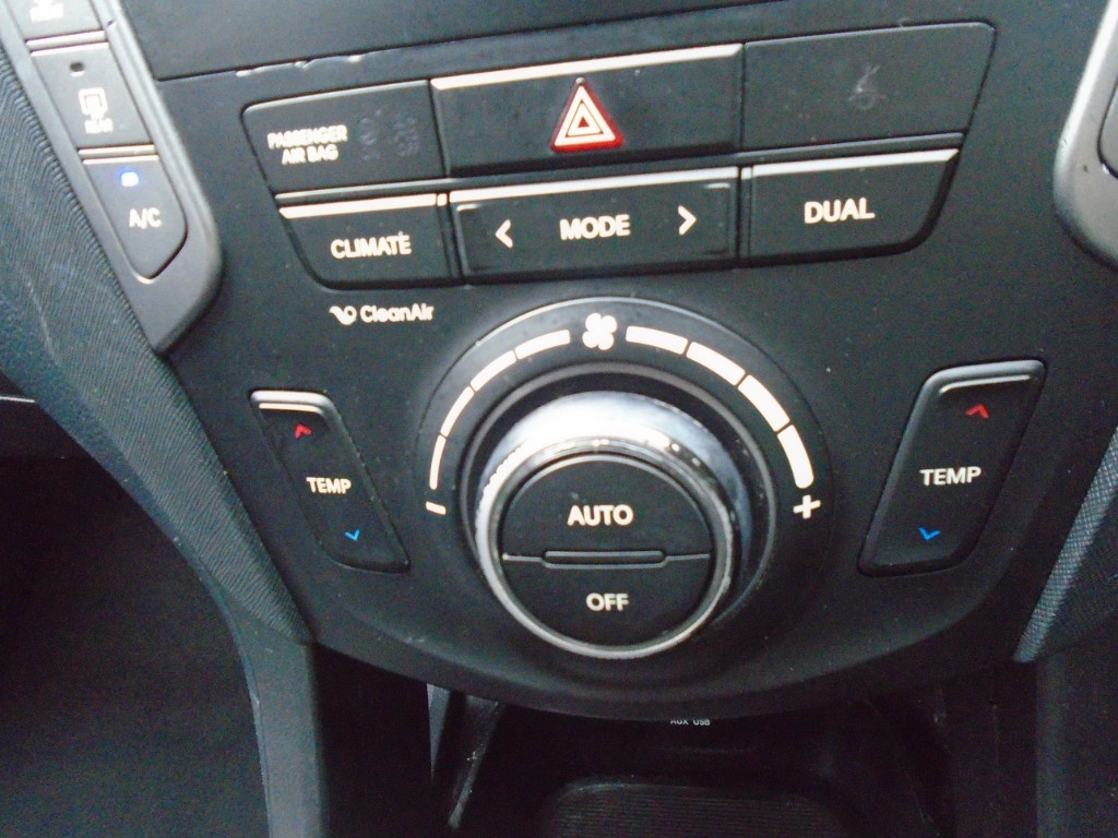 Used Hyundai Santa Fe 2013 for sale - 76413873: Photo 24