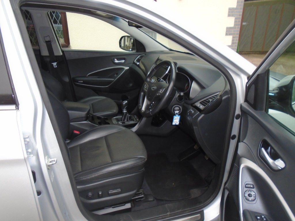 Used Hyundai Santa Fe 2015 for sale - 76413877: Photo 10