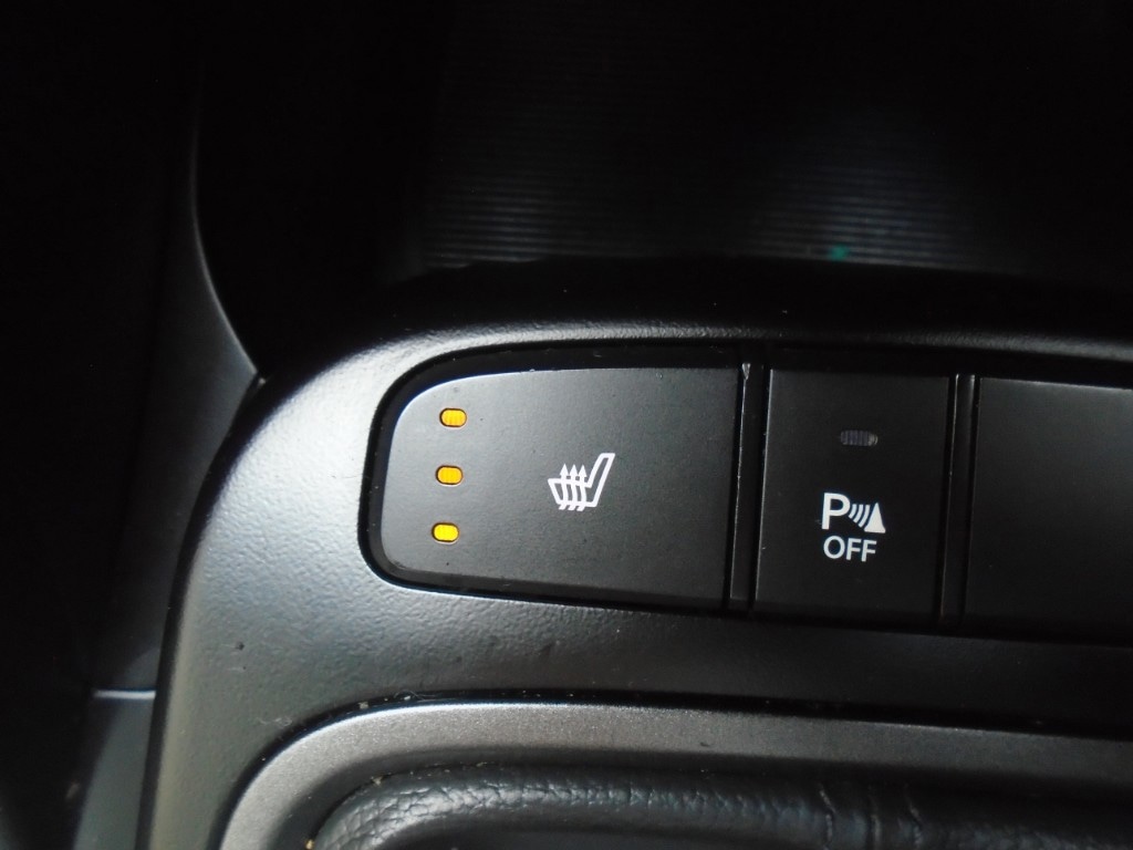 Used Hyundai Santa Fe 2015 for sale - 76413877: Photo 24