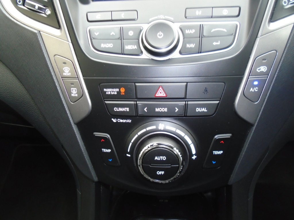 Used Hyundai Santa Fe 2015 for sale - 76413877: Photo 25