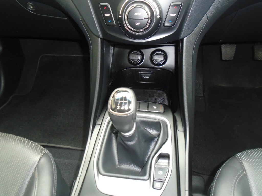 Used Hyundai Santa Fe 2015 for sale - 76413877: Photo 26