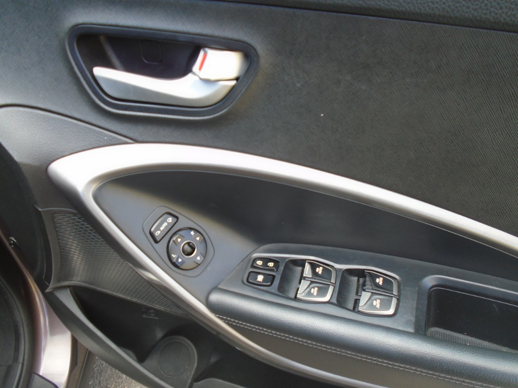 Used Hyundai Santa Fe 2014 for sale - 76413878: Photo 16