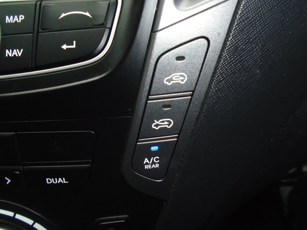 Used Hyundai Santa Fe 2014 for sale - 76413878: Photo 25