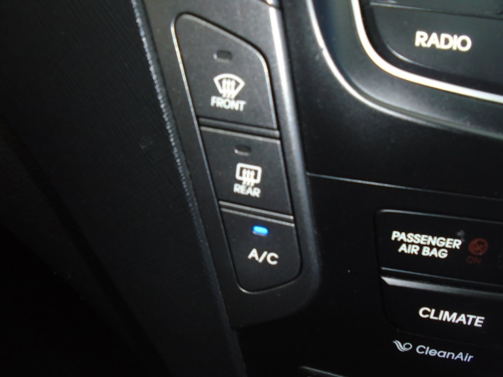 Used Hyundai Santa Fe 2014 for sale - 76413878: Photo 26