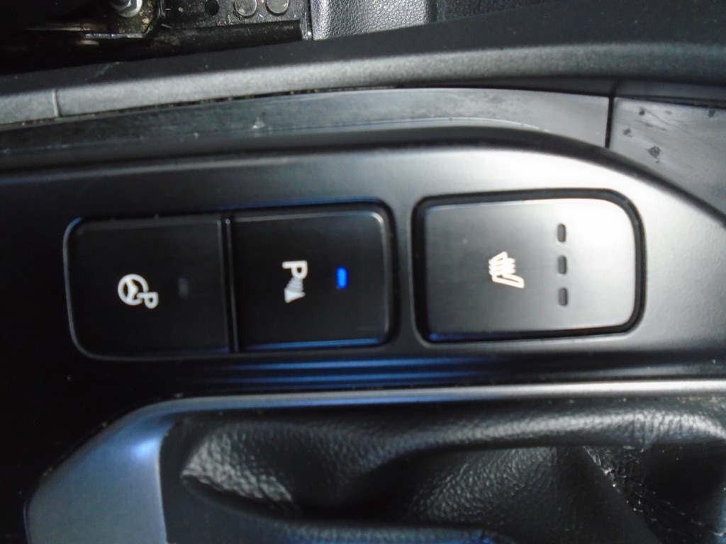 Used Hyundai Santa Fe 2014 for sale - 76413878: Photo 28