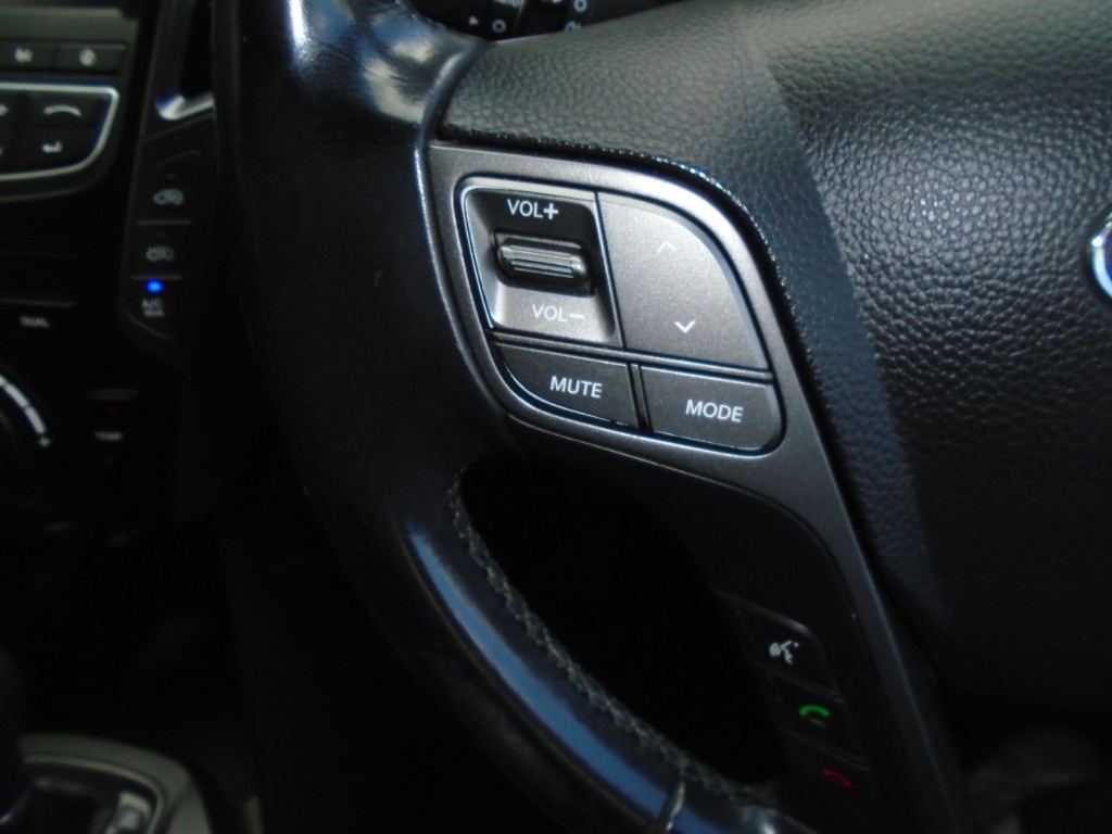 Used Hyundai Santa Fe 2014 for sale - 76413878: Photo 30