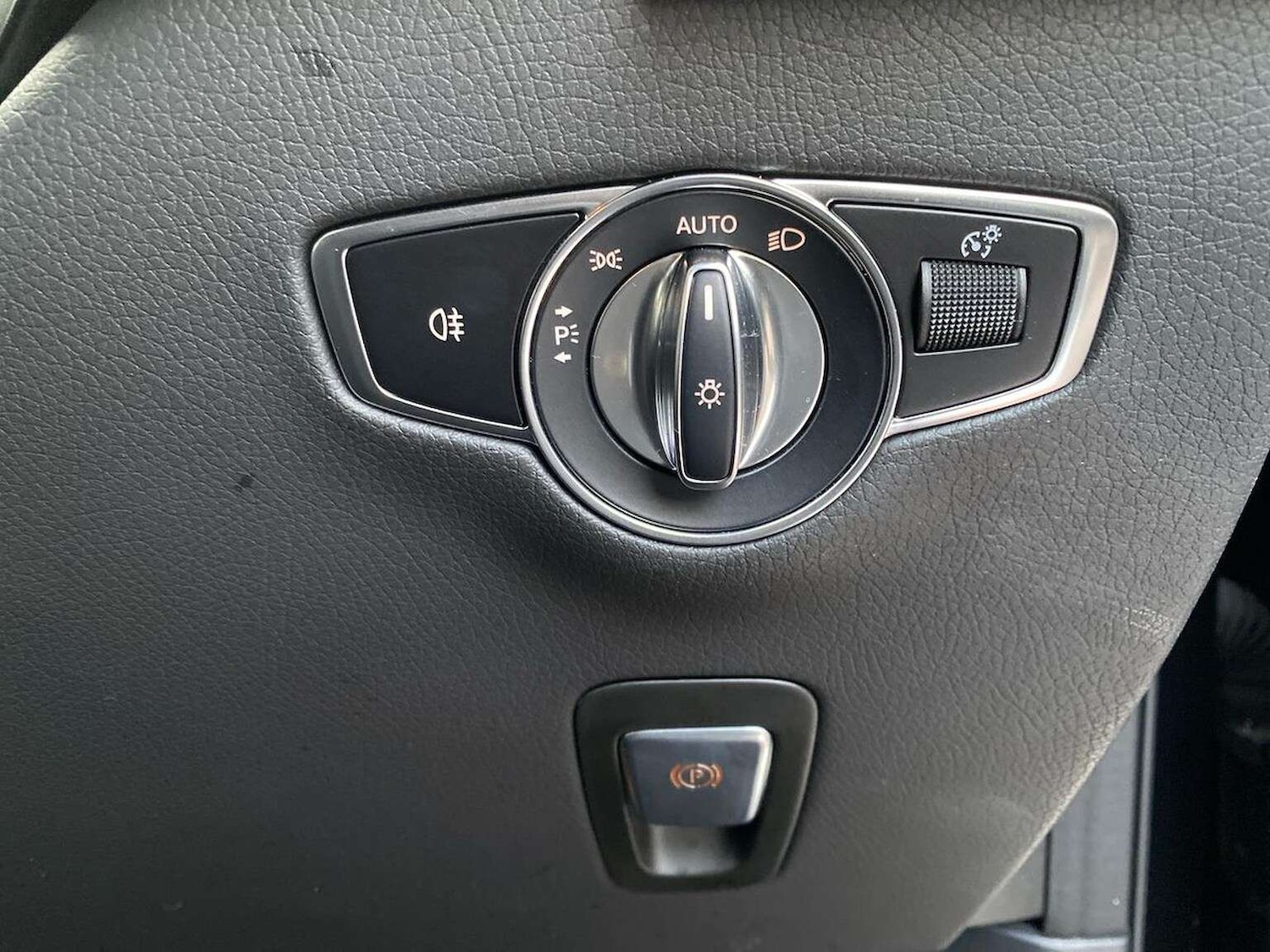 Used Mercedes-Benz EQC 2023 for sale - 77595505: Photo 2