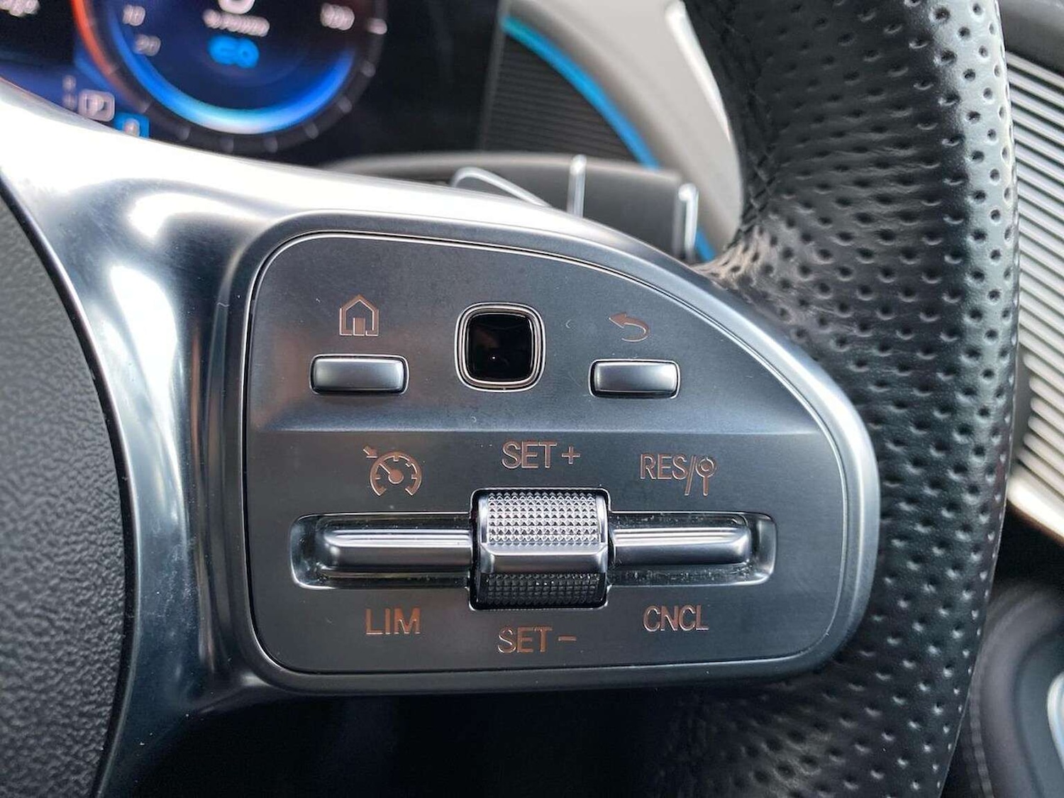 Used Mercedes-Benz EQC 2023 for sale - 77595505: Photo 7