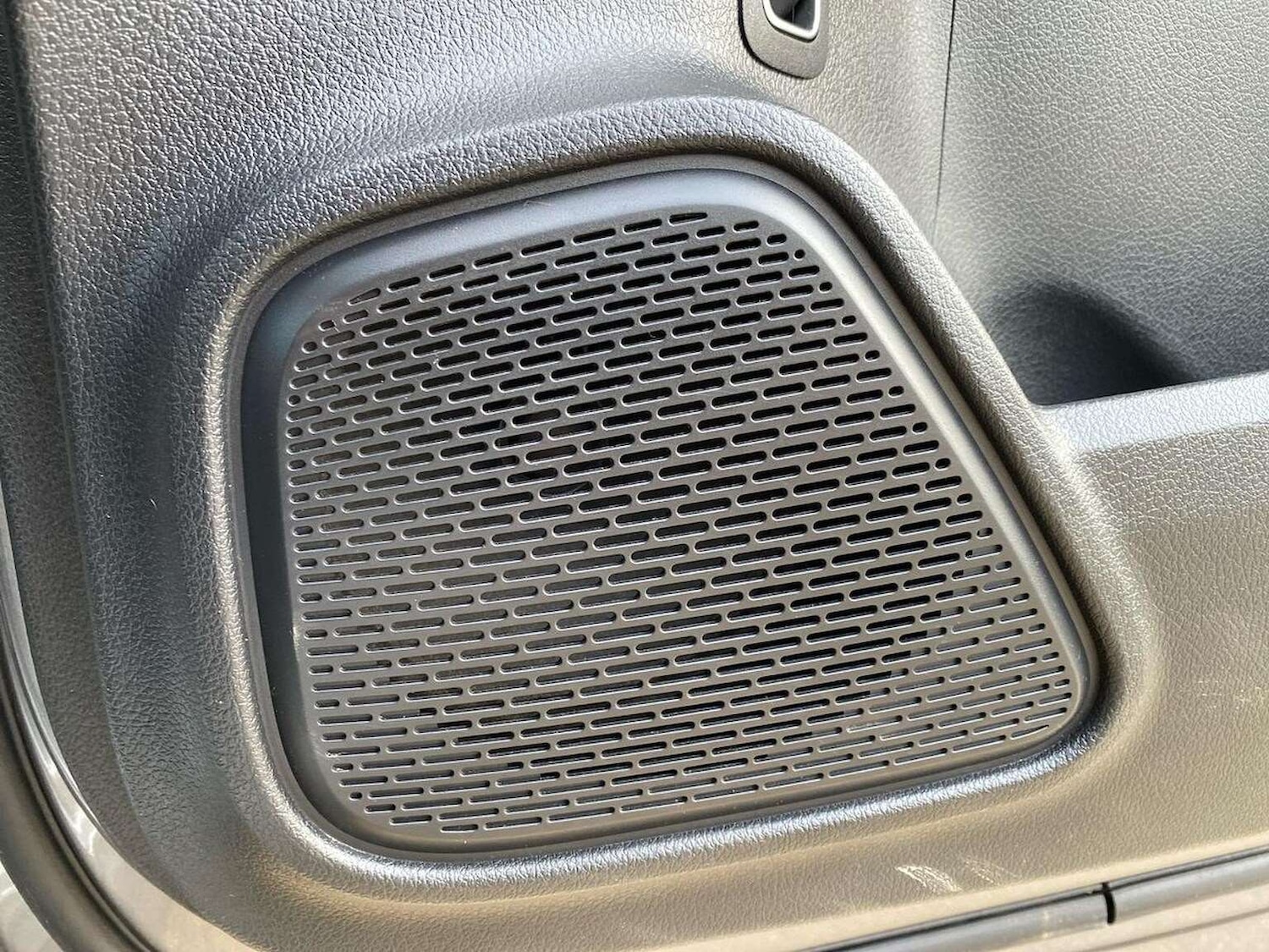 Used Mercedes-Benz EQB 2023 for sale - 77789539: Photo 31