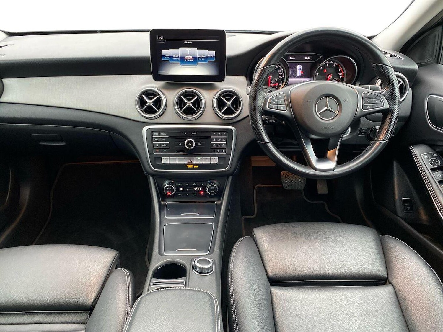 Used Mercedes-Benz GLA 2018 for sale - 77033487: Photo 8