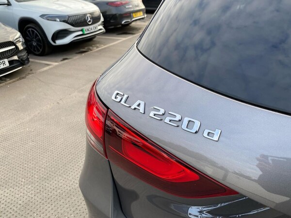 Used Mercedes-Benz GLA 2022 for sale - 76305401: Photo 35