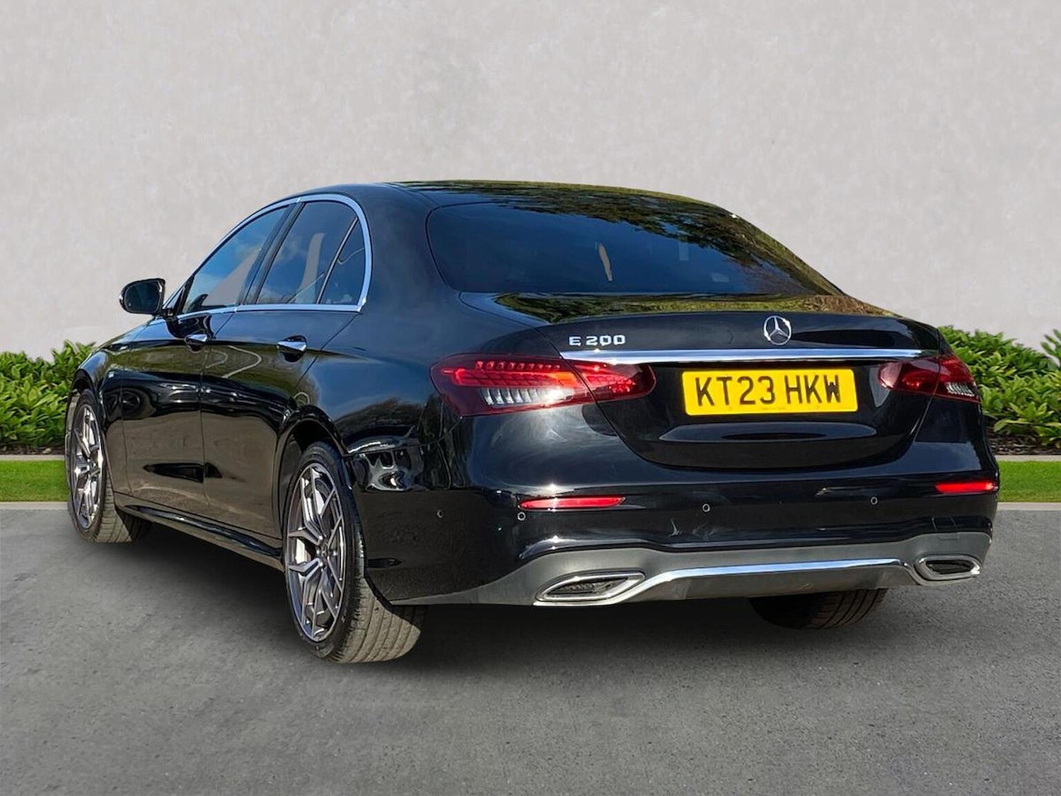 Used Mercedes-Benz E Class 2023 for sale - 76543053: Photo 2