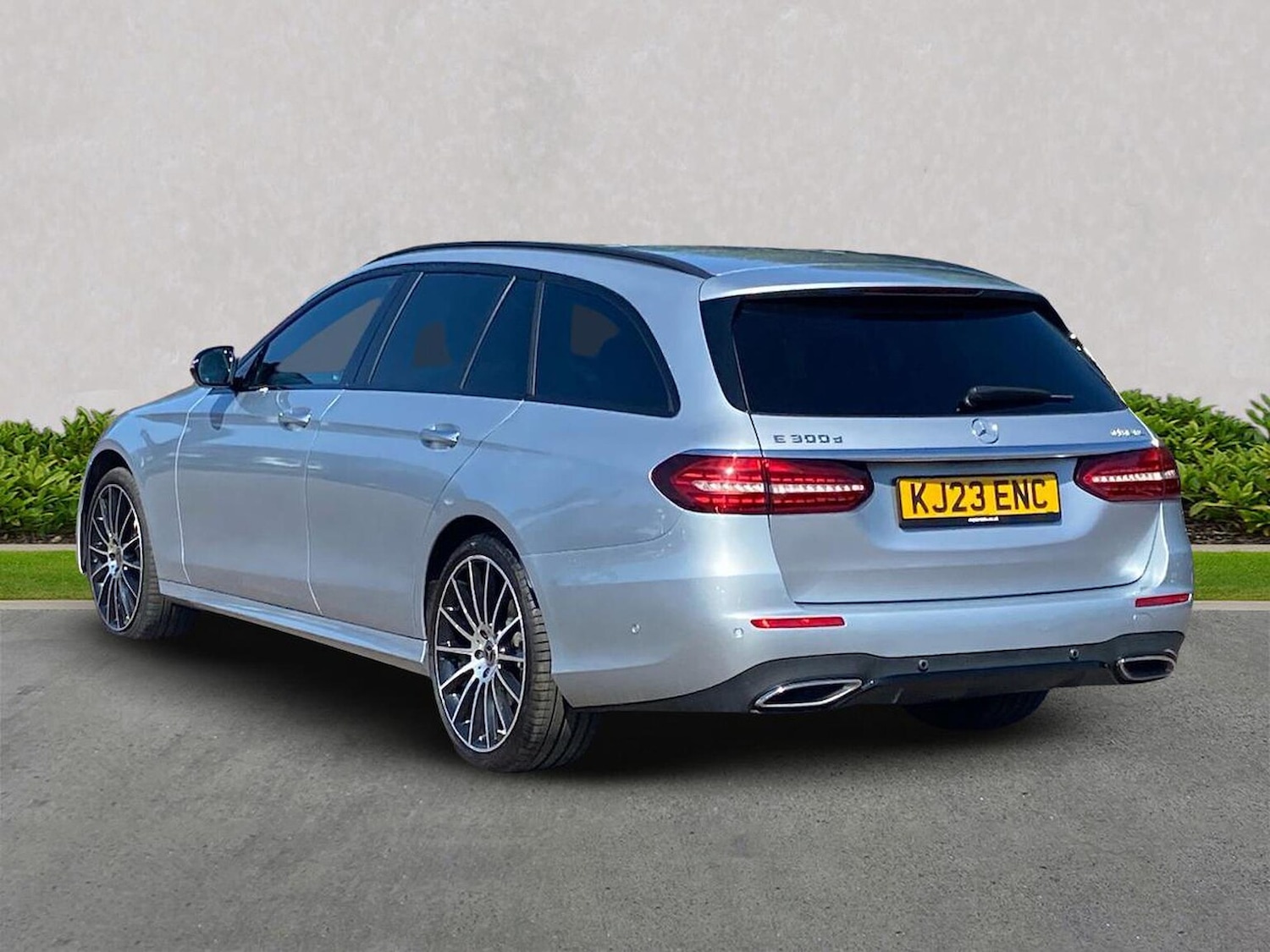 Used Mercedes-Benz E Class 2023 for sale - 77069962: Photo 2