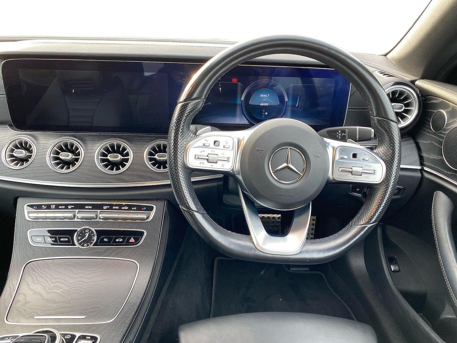 Used Mercedes-Benz E Class 2020 for sale - 76918966: Photo 9