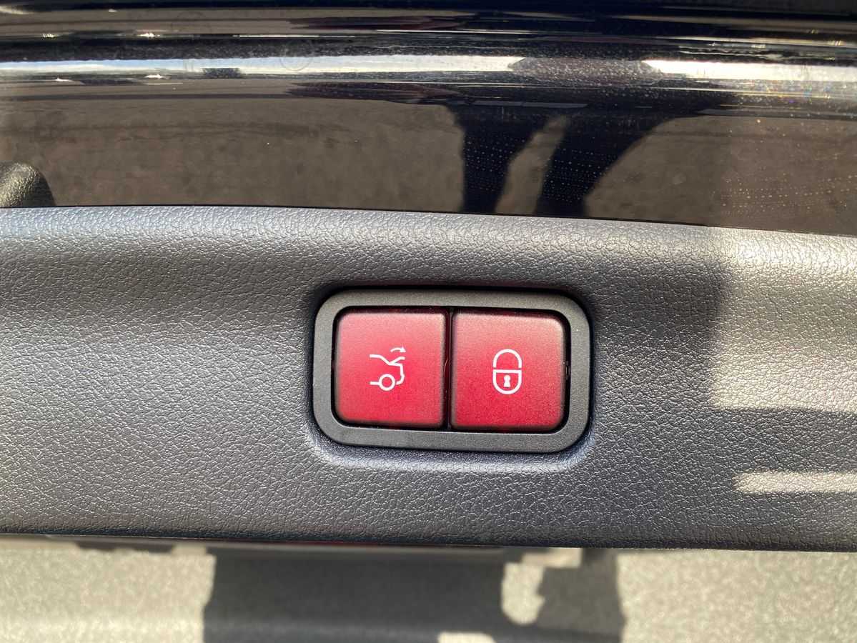 Used Mercedes-Benz C Class 2024 for sale - 77901700: Photo 40