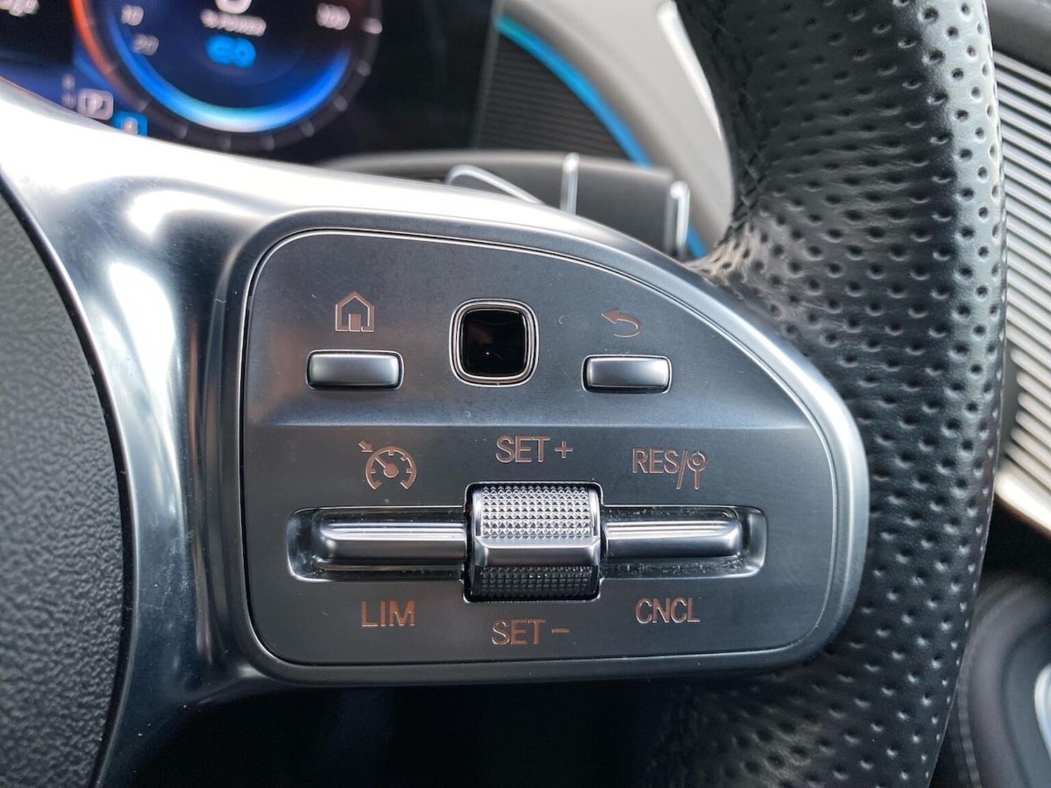 Used Mercedes-Benz EQC 2023 for sale - 76627932: Photo 27