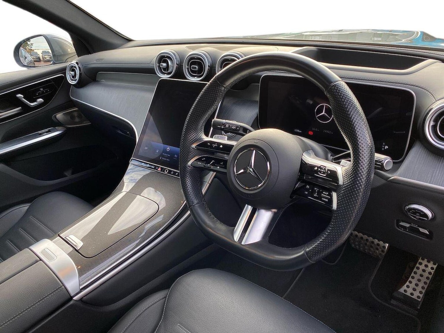 Used Mercedes-Benz GLC 2023 for sale - 76832018: Photo 15