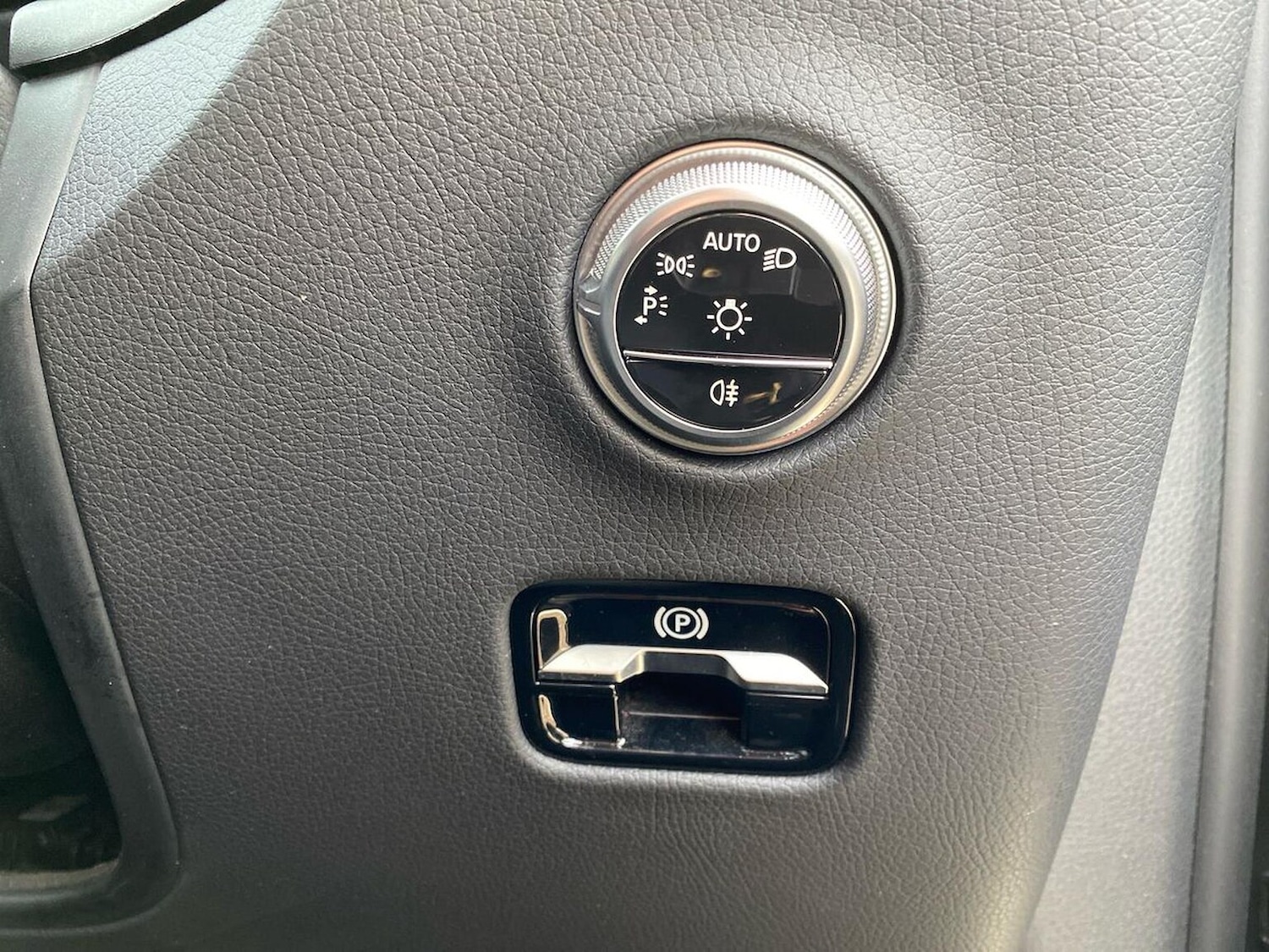 Used Mercedes-Benz GLC 2023 for sale - 76832018: Photo 22