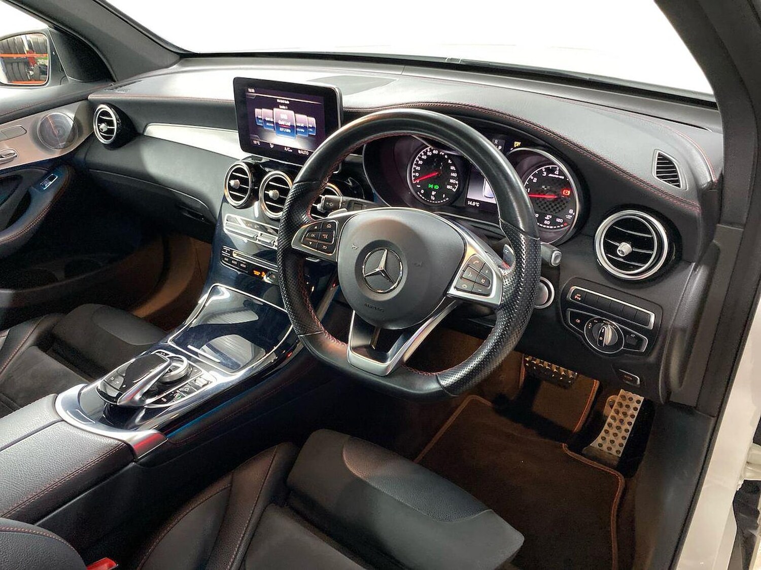 Used Mercedes-Benz GLC 2019 for sale - 76347061: Photo 15