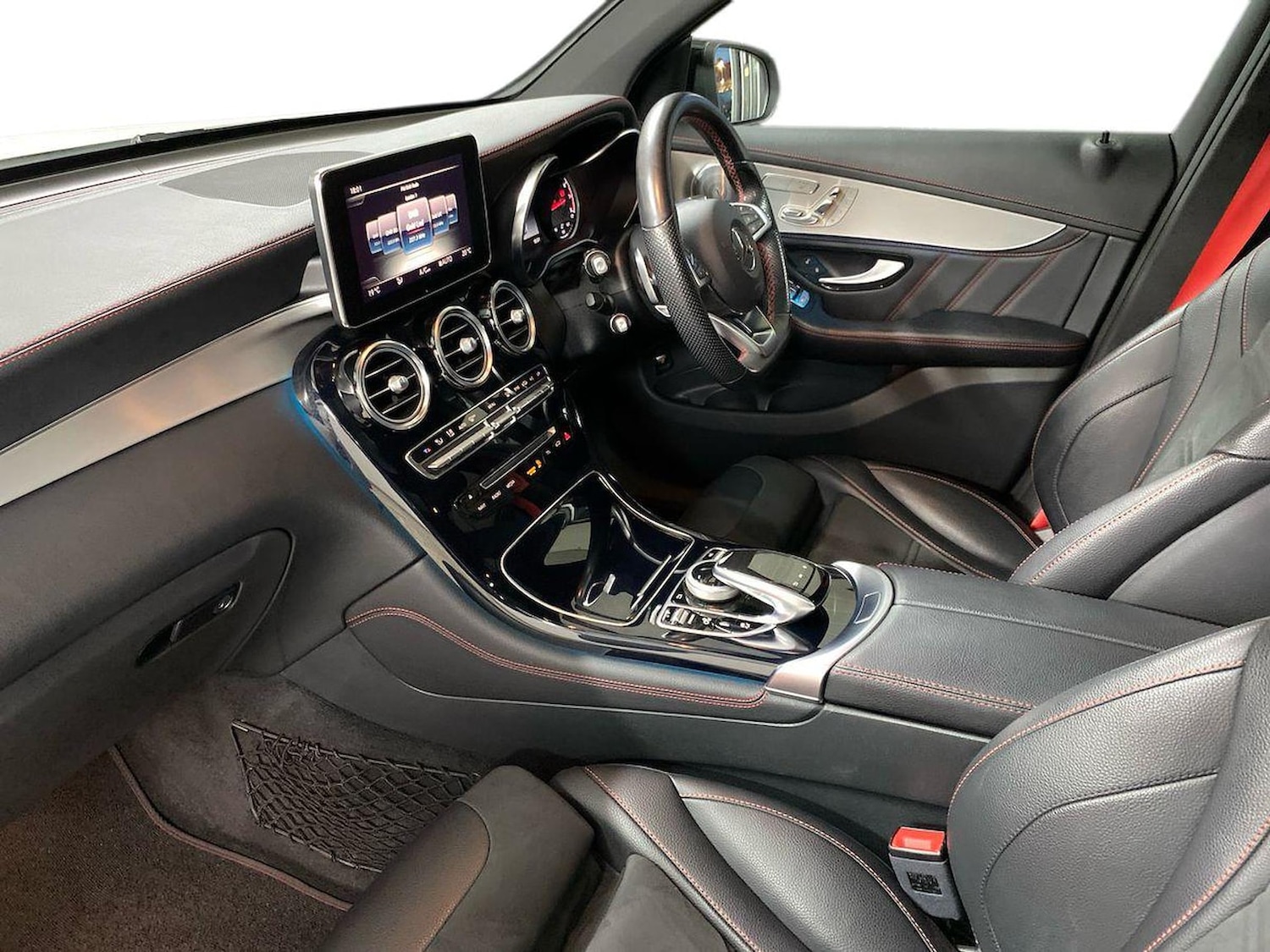 Used Mercedes-Benz GLC 2019 for sale - 76347061: Photo 7