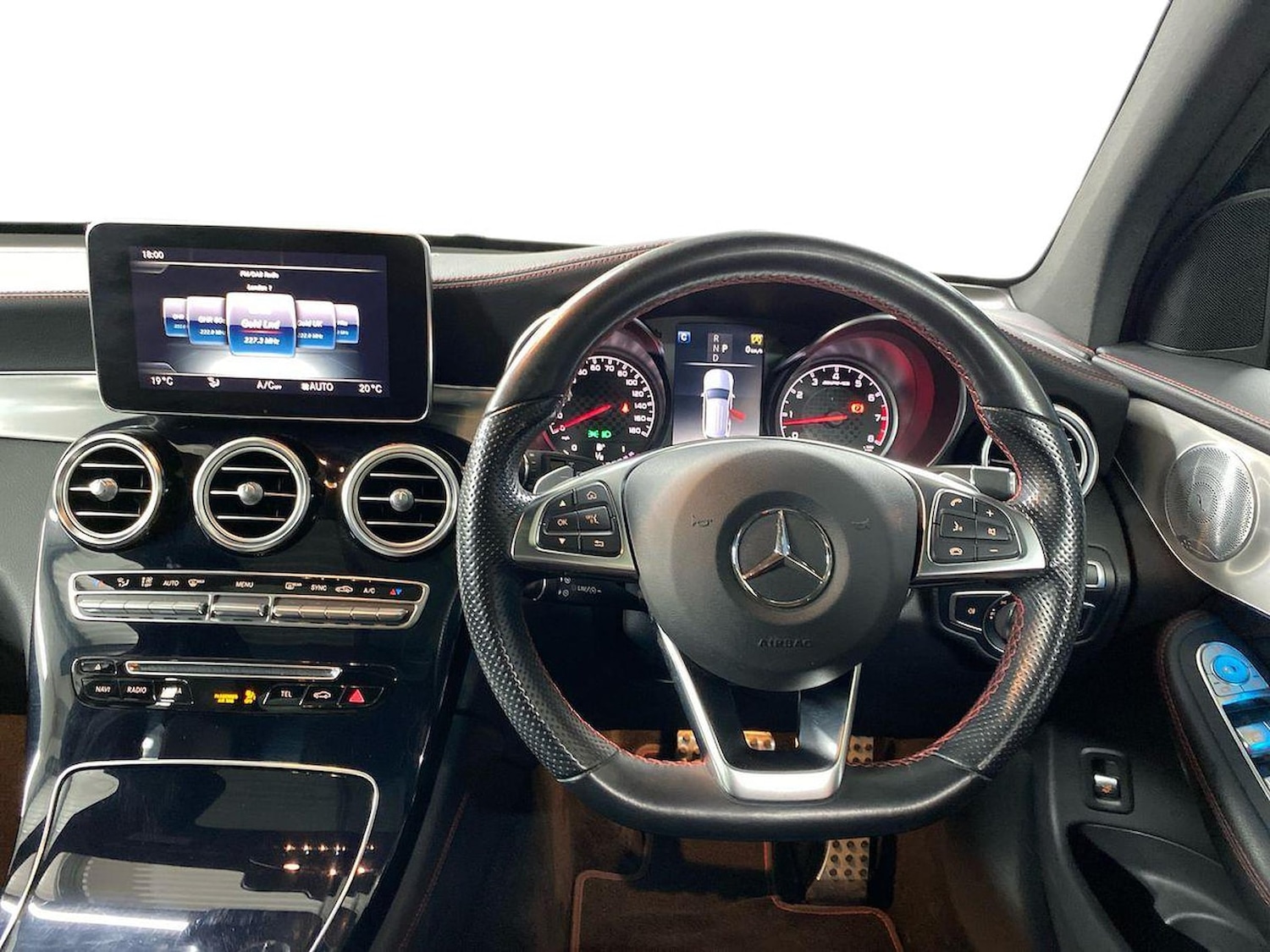 Used Mercedes-Benz GLC 2019 for sale - 76347061: Photo 9