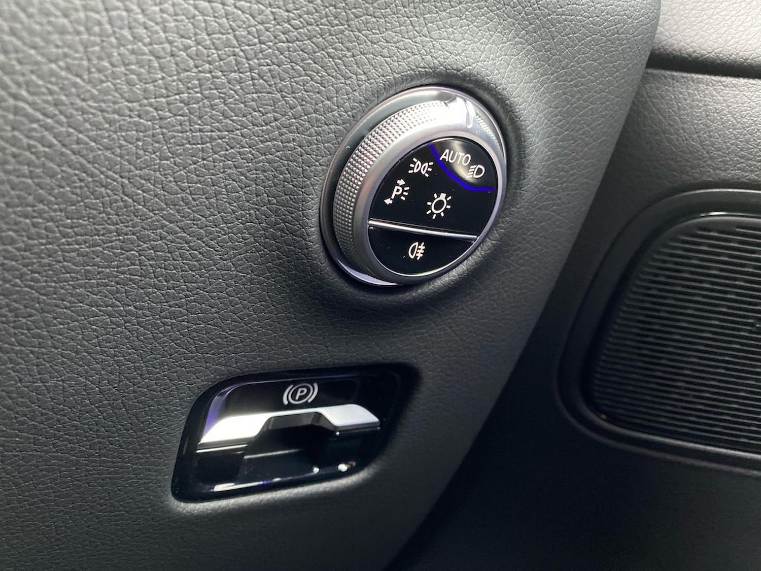 Used Mercedes-Benz GLC 2024 for sale - 76687354: Photo 22