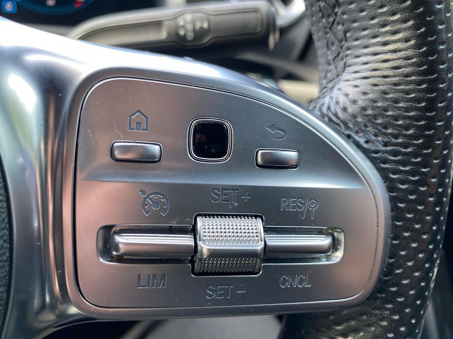 Used Mercedes-Benz CLA 2021 for sale - 76566517: Photo 27