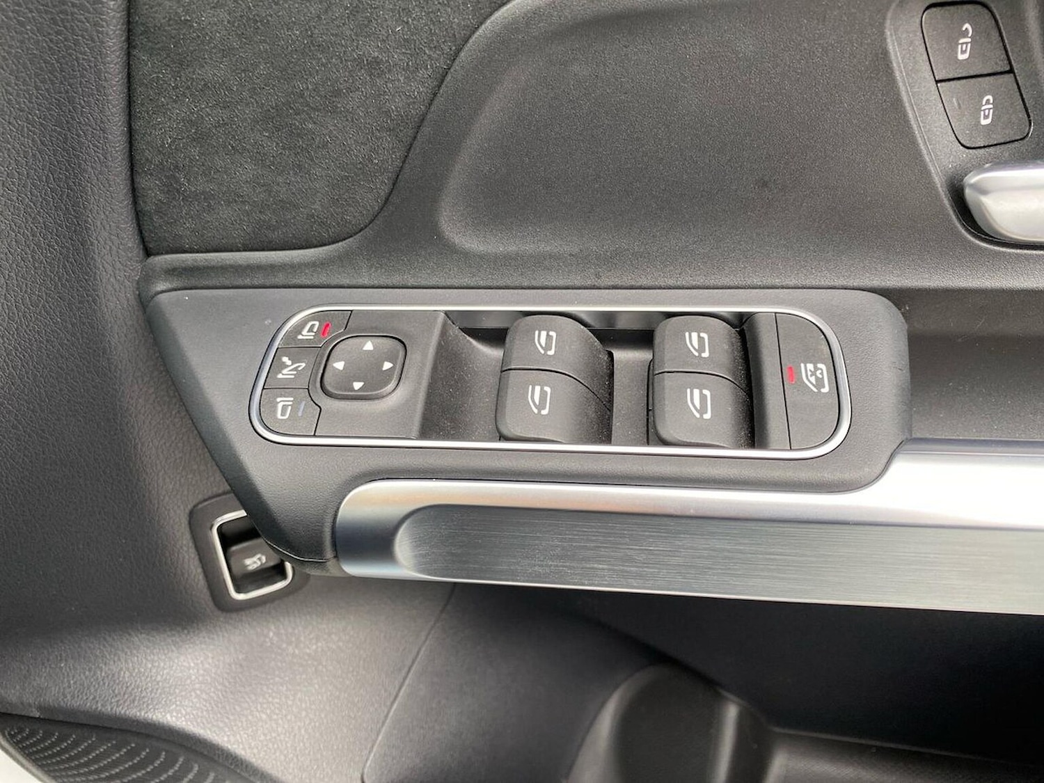 Used Mercedes-Benz EQB 2024 for sale - 76114378: Photo 21