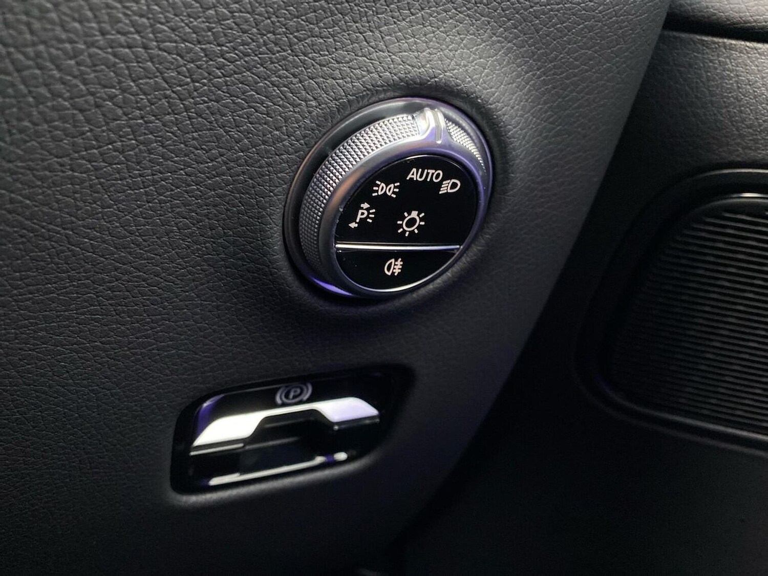 Used Mercedes-Benz GLC 2024 for sale - 76799350: Photo 22