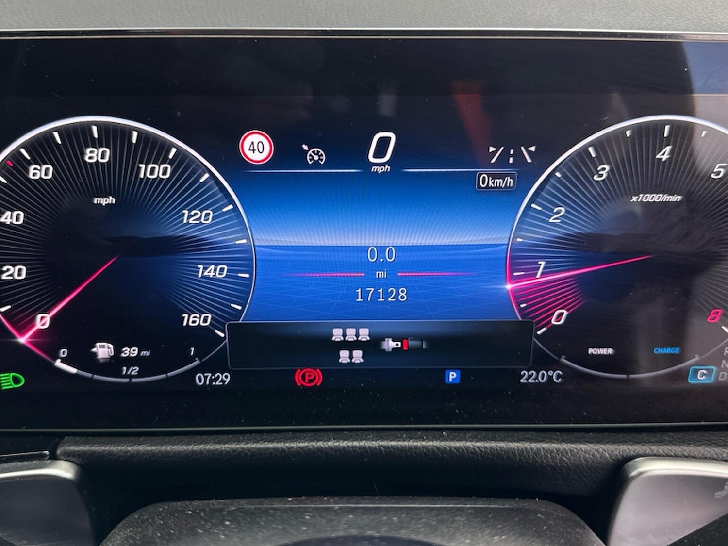 Used Mercedes-Benz GLB 2024 for sale - 76497327: Photo 3