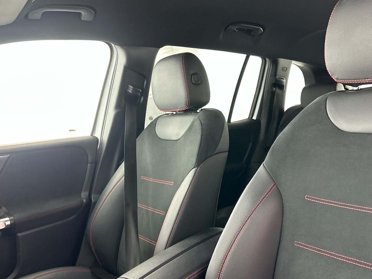 Used Mercedes-Benz GLB 2024 for sale - 76497327: Photo 7