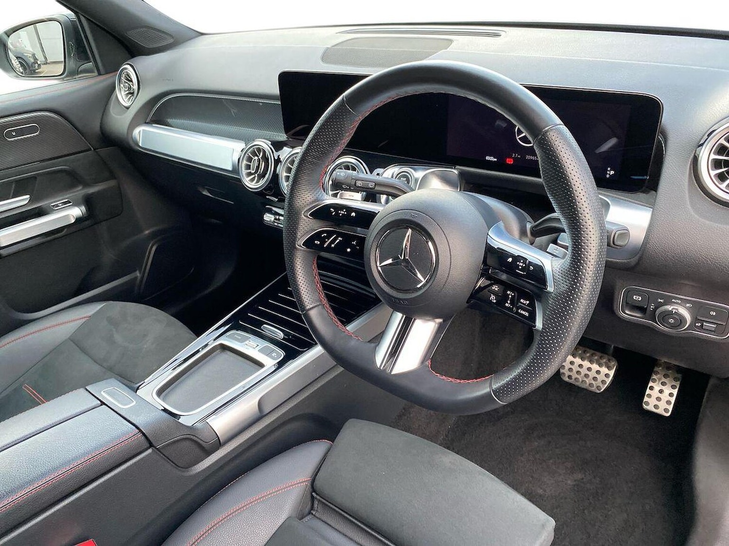 Used Mercedes-Benz GLB 2024 for sale - 76490517: Photo 15