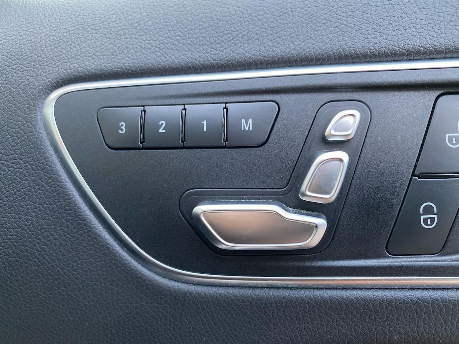 Used Mercedes-Benz A-Class 2016 for sale - 76379043: Photo 30